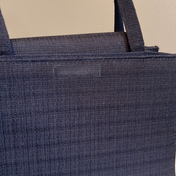 Petite Blk Structured, Textured Handbag - Picture 7 of 9